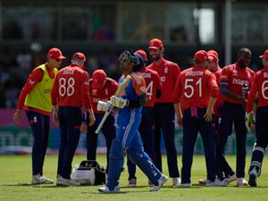 Supporting image for story: England face challenging chase to reach T20 World Cup final