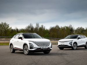 Supporting image for story: Omoda reveals prices and specifications for 5 and E5 crossovers