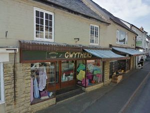 Supporting image for story: Overwhelmed by words of kindness before shutting up shop for final time

