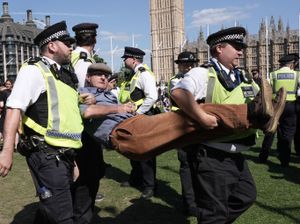 Supporting image for story: Britain’s rights watchdog warns against heavy-handed policing amid Gaza demos