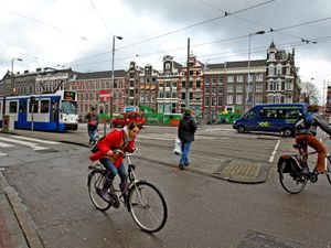 Supporting image for story: Dutch government order bars and restaurants to close over pandemic fears