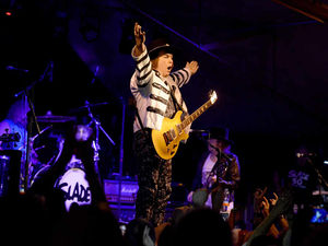 Supporting image for story: Slade star Dave Hill set to reveal all in autobiography