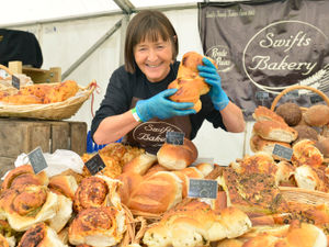 Supporting image for story: Sun-soaked Telfood Feastival draws big crowds