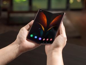 Supporting image for story: Samsung reveals details about its new Galaxy Z Fold 2