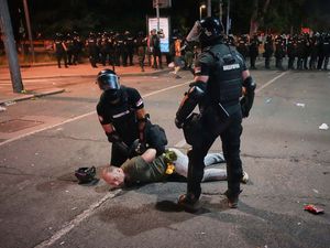 Supporting image for story: Serbia’s president announces more arrests after anti-government protest