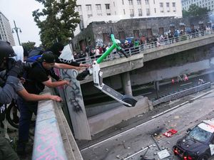 Supporting image for story: California governor to sue Trump over deployment of National Guard to protests