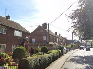 Supporting image for story: Police hunt hoodie-wearing cyclist over Telford car fire