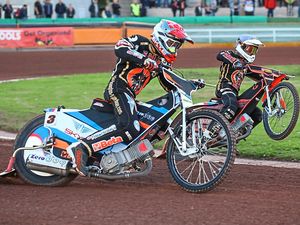 Supporting image for story: Wolves back to their best with easy win