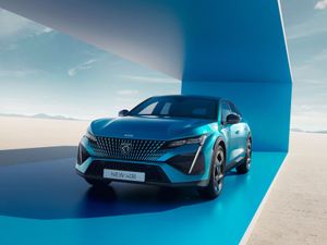 Supporting image for story: Peugeot’s 408 debuts with striking design and hybrid tech