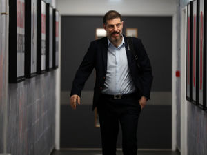 Supporting image for story: West Brom in talks over a return to training