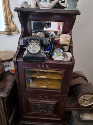 The house was crammed with items. 