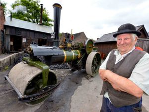 Supporting image for story: Thousands turn out for vintage display at Blists Hill