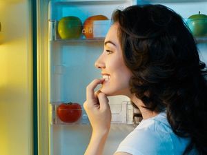 Supporting image for story: New study suggests eating at odd times could damage your skin