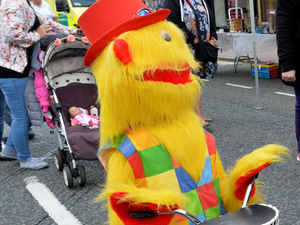 Supporting image for story: Thousands descend on Brierley Hill for Black Country festival fair