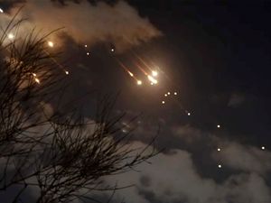 Supporting image for story: Iran and Israel swap threats following missile barrage