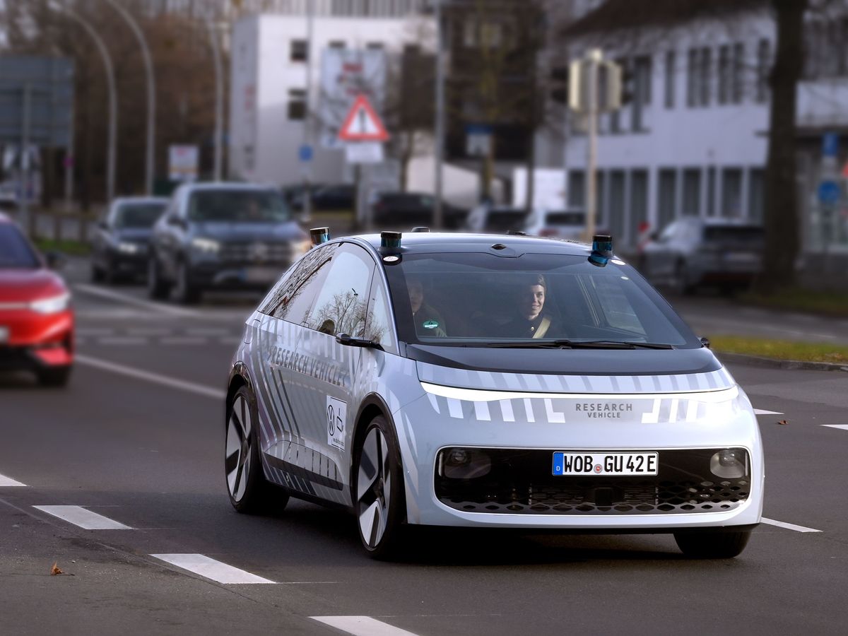 Volkswagen launches autonomous &lsquo;Gen.Urban&rsquo; concept onto the streets of Wolfsburg