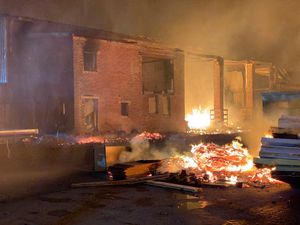 Supporting image for story: Homes evacuated as 120 firefighters tackle huge Birmingham factory blaze