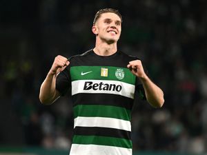 Supporting image for story: Viktor Gyokeres presented to Arsenal fans ahead of friendly win over Newcastle