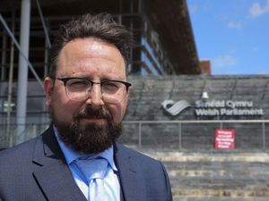 Supporting image for story: By-election date set following death of Welsh labour politician Hefin David
