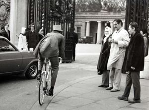 COPYRIGHT EXPRESS & STAR/ GAVIN DICKSON
22/09/2008
Cathy Spencer feature on Hugh Porter - Hugh Porter arrives at Buckingham Palace on a bike.