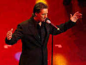 Supporting image for story: Russell Watson joining concert list