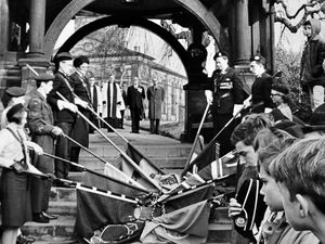 Supporting image for story: Old picture brings back memories for Ron