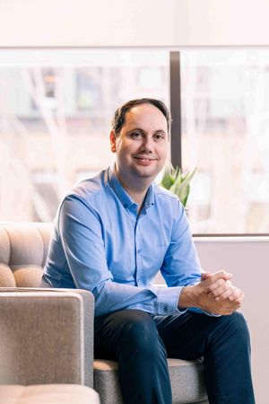 Supporting image for story: Eye surgeon urges people with cataracts to seek help this Road Safety Week