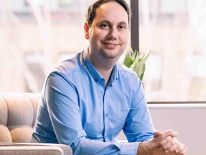 Supporting image for story: Eye surgeon urges people with cataracts to seek help this Road Safety Week