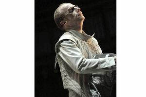 Supporting image for story: Review - Hamlet, Royal Shakespeare Theatre, Stratford