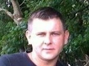 Supporting image for story: Three murder arrests after death of man found injured in street