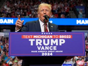 Supporting image for story: Donald Trump appears at first campaign rally since assassination attempt