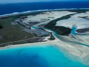 Supporting image for story: Minister defends ‘good value’ Chagos deal as Badenoch says Trump ‘laughing’