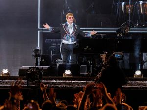 Supporting image for story: Sir Elton John thanked for ‘the performance of a lifetime’ after final US show