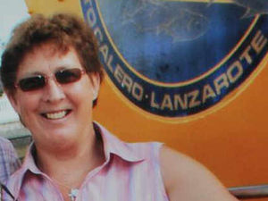 Supporting image for story: Wife killed trying to retrieve shoes on M40