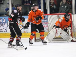 Supporting image for story: NIHL Final Four Playoffs semi-final: Telford Tigers 4 Peterborough Phantoms 1 - Report and pictures