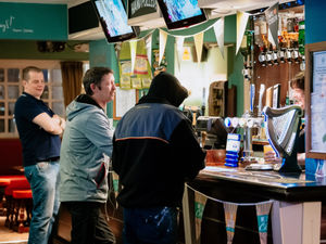 Supporting image for story: Pub landlords hit out at timing of closures amid staff pay uncertainty