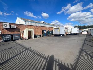 Strawberry Lane yard, Willenhall