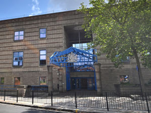Supporting image for story: Park stabbing victim recognised man accused of attacking him - court hears