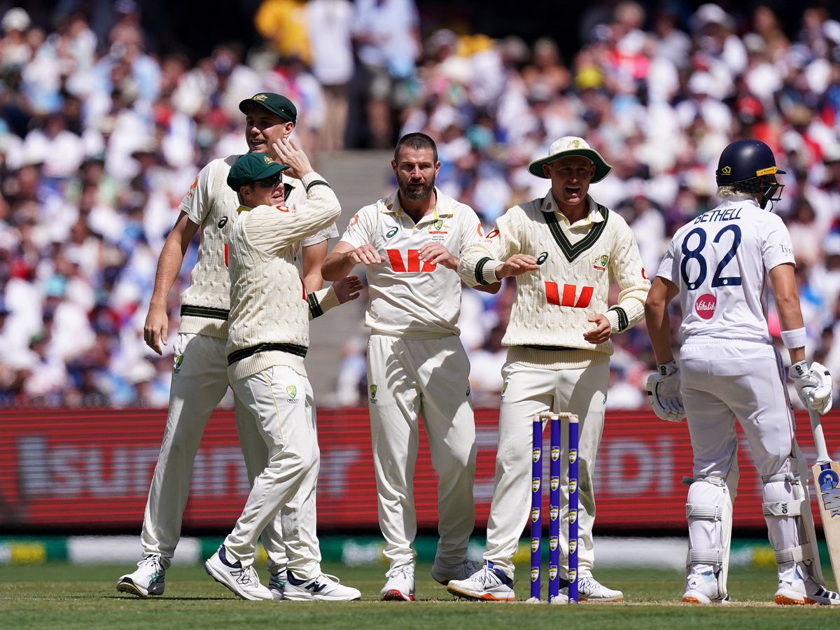 Twenty wickets tumble on chaotic first day at MCG as England trail by 46