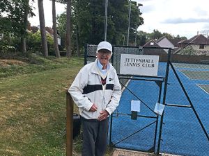 Supporting image for story: 90-year-old Frank Jenkins is first back on the tennis court 