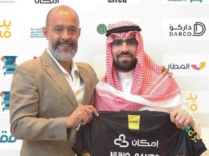 Supporting image for story: Former Wolves boss sacked following rumoured star 'bust-up'