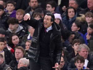 Supporting image for story: Unai Emery challenges Aston Villa players to 'stay in top ten'