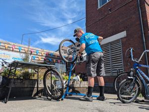 Supporting image for story: Free bike repairs and learn-to-ride sessions available in Walsall