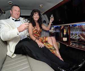 It's limo luxury for Tony and Dawn.