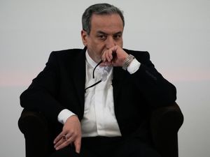 Supporting image for story: Iran’s top diplomat issues further threat to US after crackdown on protests