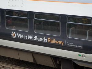 Supporting image for story: Rail lines blocked causing cancellations and delays between Droitwich Spa and Kidderminster 
