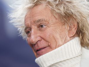 Supporting image for story: Rod Stewart apologises for skipping 200th celebration show due to strep throat