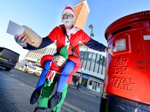 Supporting image for story: Jolly Shrewsbury postie turns into Santa

