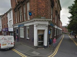 Supporting image for story: Schoolboy robbed three banks in Oldbury