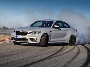 Supporting image for story: New BMW M2 will stay rear-wheel-drive despite platform changes